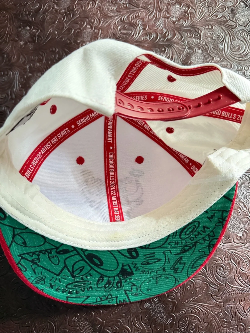Chicago Bull limited edition artist series White and Red Baseball Cap